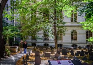 EckFoto Boston Freedom Trail at King's Chapel Burying Ground with Jerri D. and Karin M. on 10-14-2016